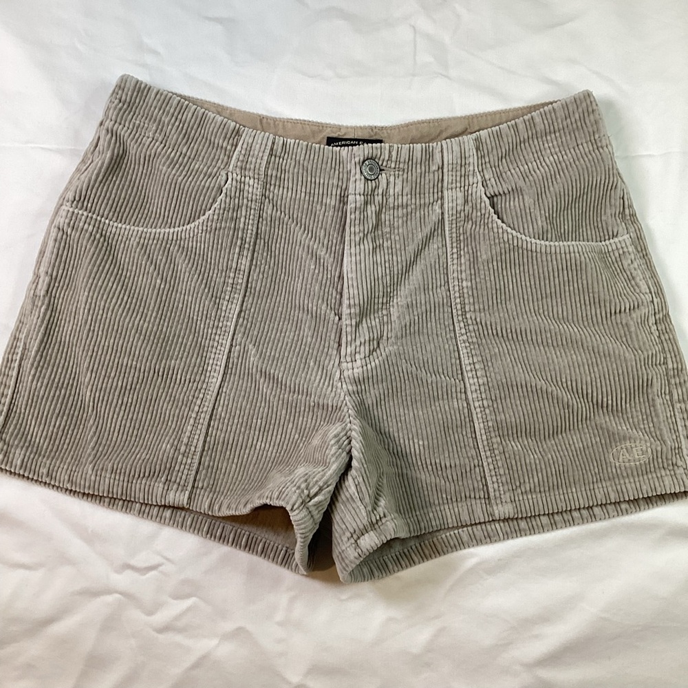 Vintage 90’s American Eagle Outfitters Beige Corduroy Shorts